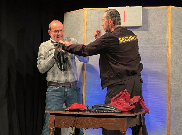 Čuník uprostřed, Divadlo Strom